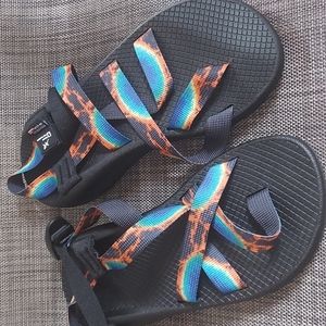 Chacos tie dye size 8